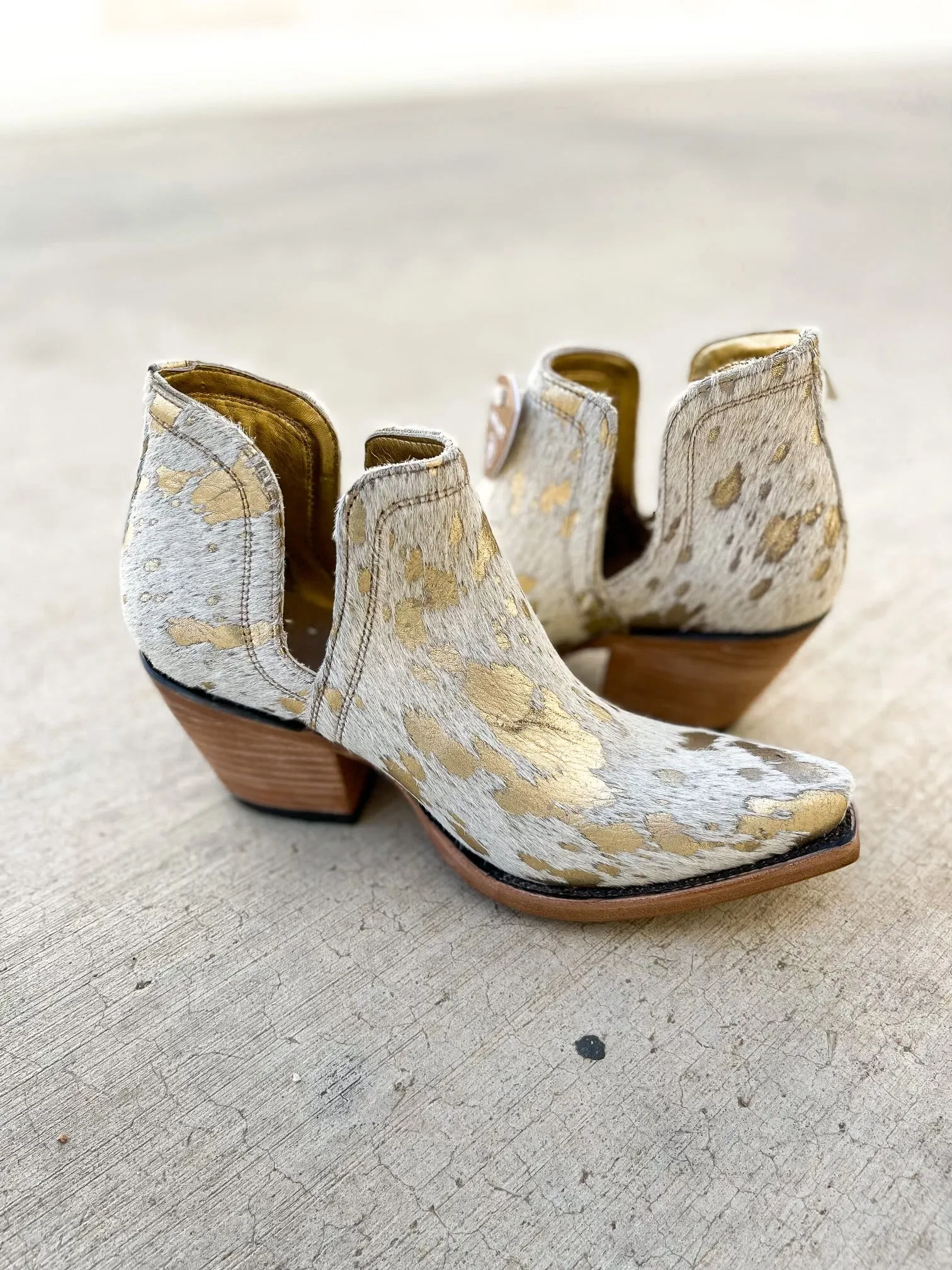 Ariat Dixon Haircalf Metallic White Boot