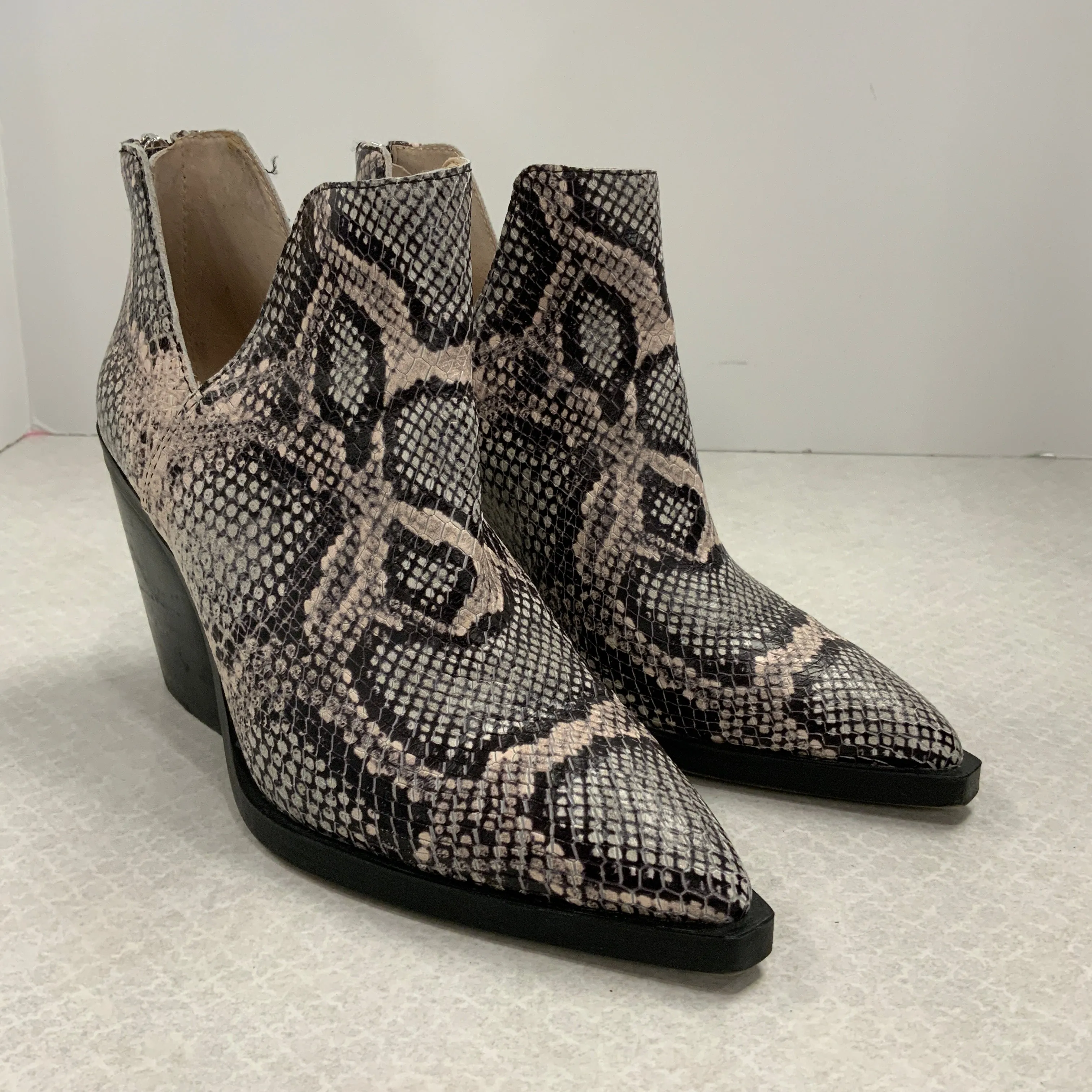 Boots Ankle Heels By Vince Camuto In Snakeskin Print, Size: 5.5