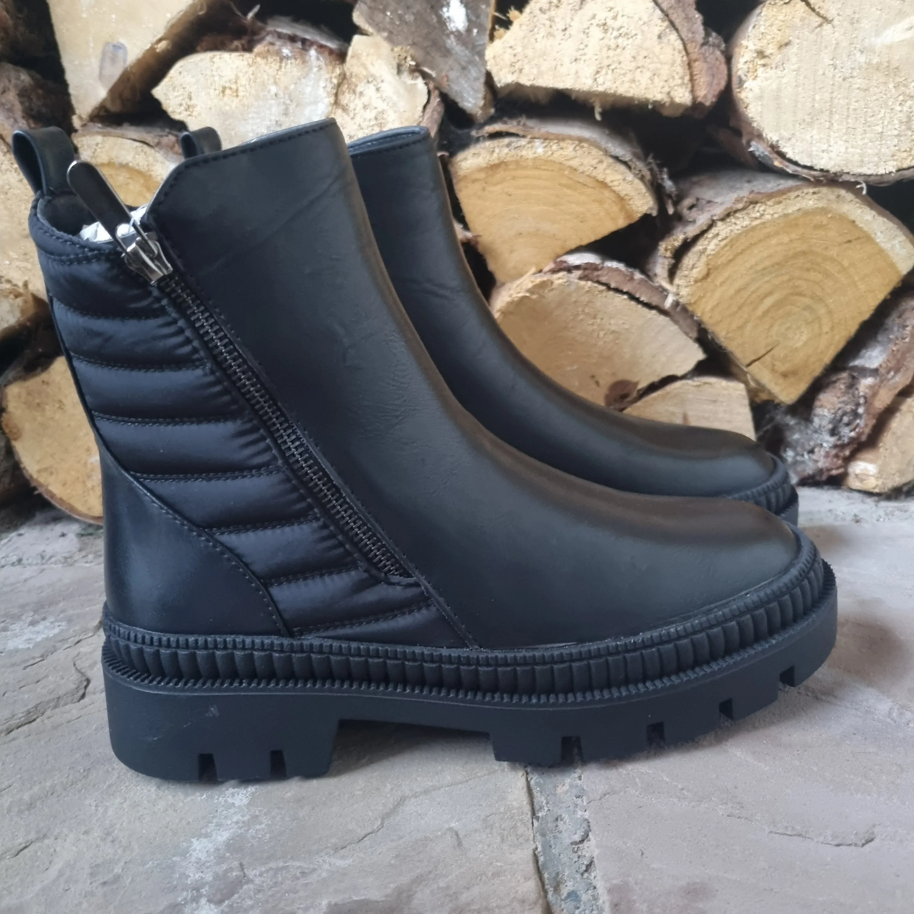 Jenny Chunky sole chelsea boot