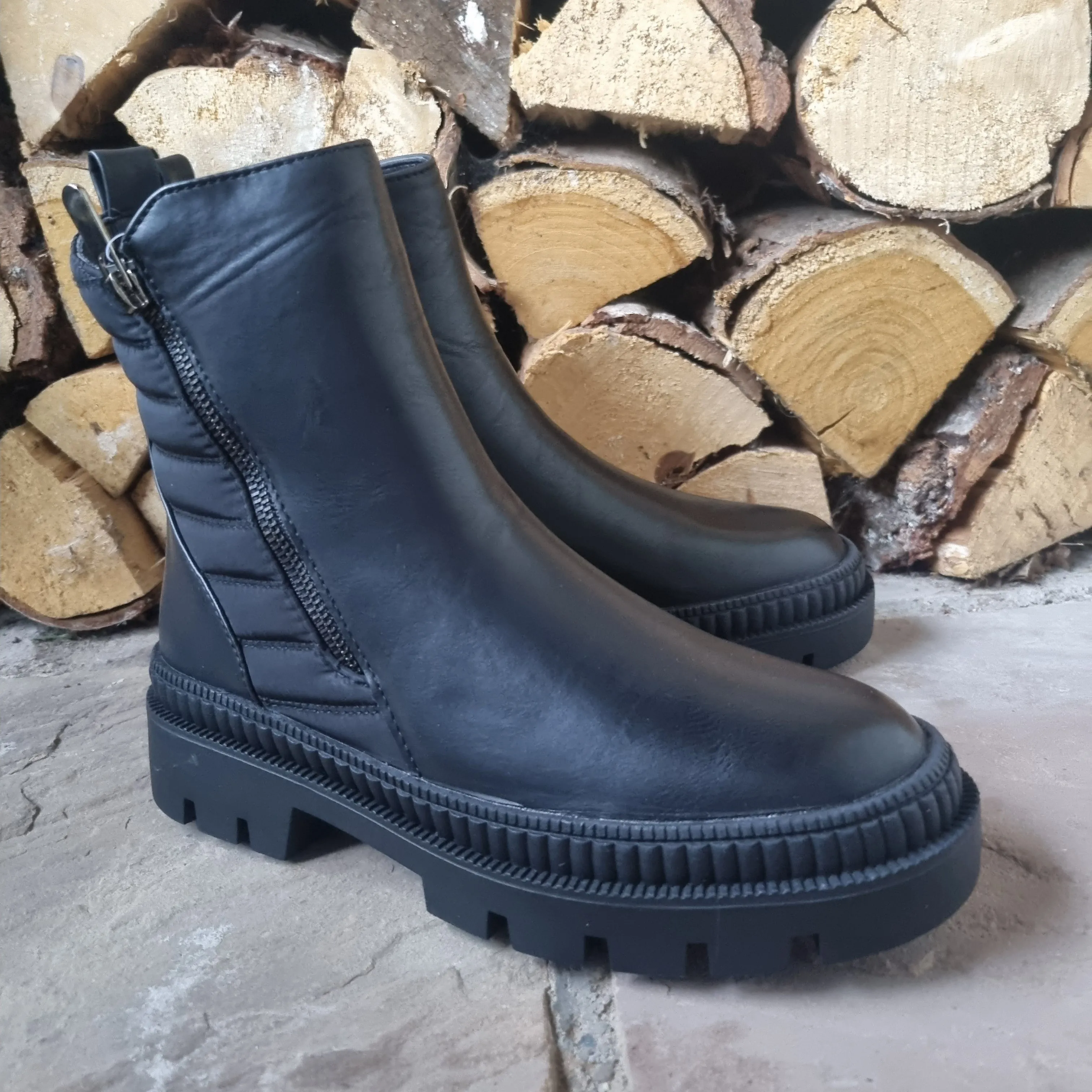 Jenny Chunky sole chelsea boot