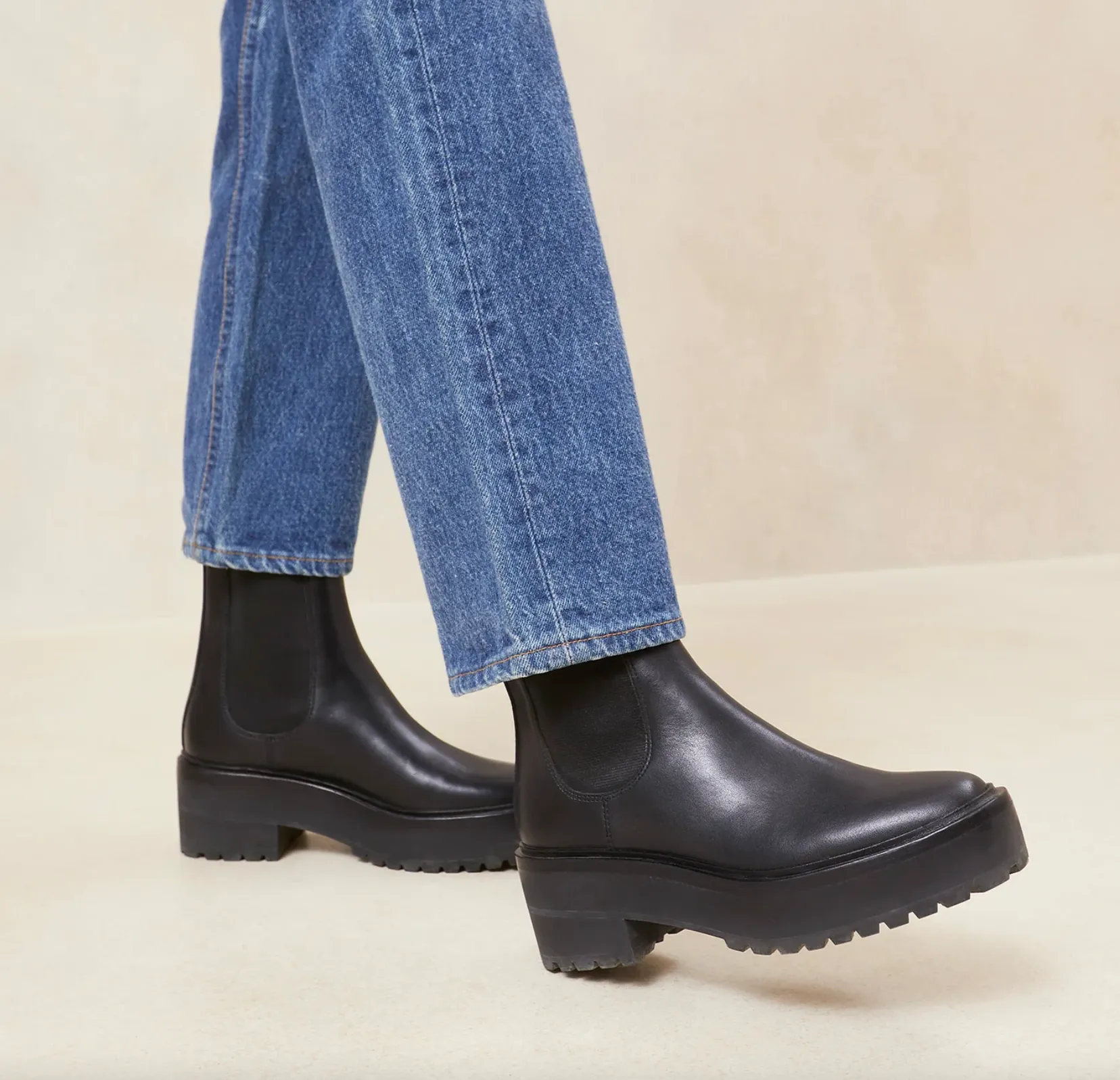 Reggie Black Chelsea Boot