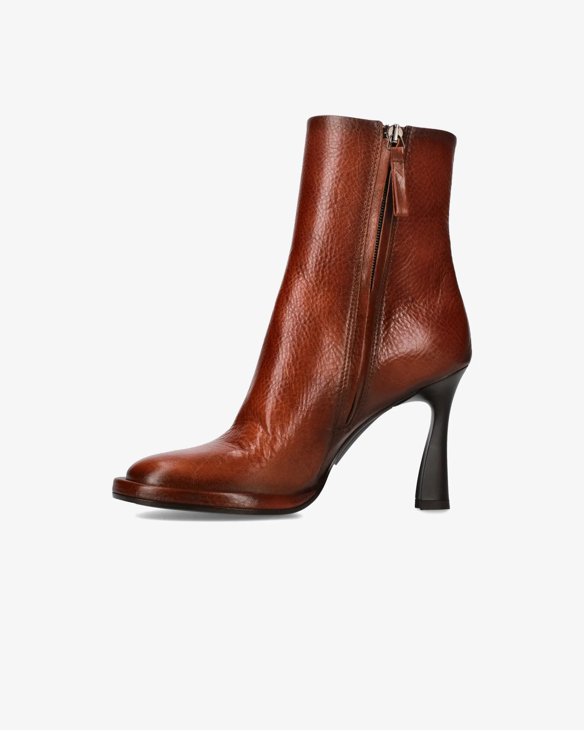 Sole Ankle Boots M6856B in calfskin Atena leather